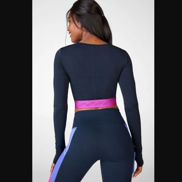 💕Pia Front Twisted Long-Sleeve Top - Large 💖 - Picture 2 of 3